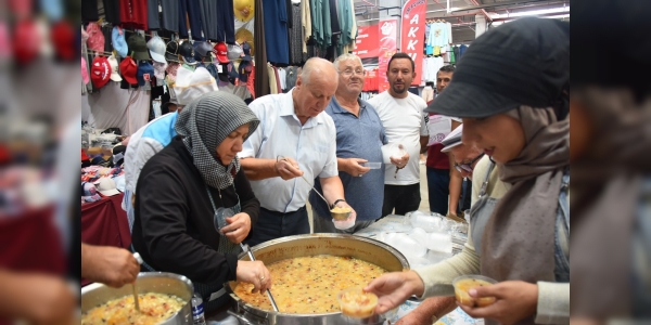 KAPALI PAZARDA AŞURE İKRAMI