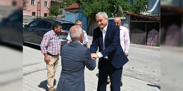 BOZÜYÜK CEMEVİ'NDE AŞURE İKRAMI